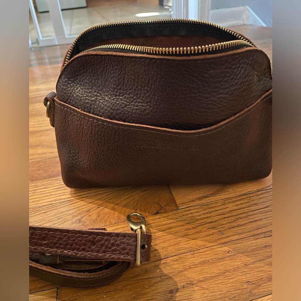 Like new AP Portland Leather eclipse in Coldbrew!